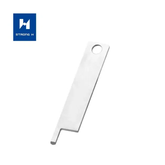 Does A Sewing Machine Have A Knife?